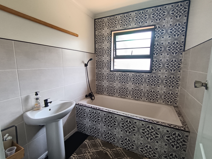 2 Bedroom Property for Sale in Hickmans River Eastern Cape
